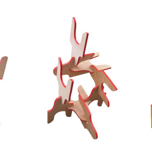 Sculptures-installations de la série ''Structures biscornues'' bois et peinture.
													Ici 3 vues de la même pièce: ''ST-S510'' - 115x85x80cm - 