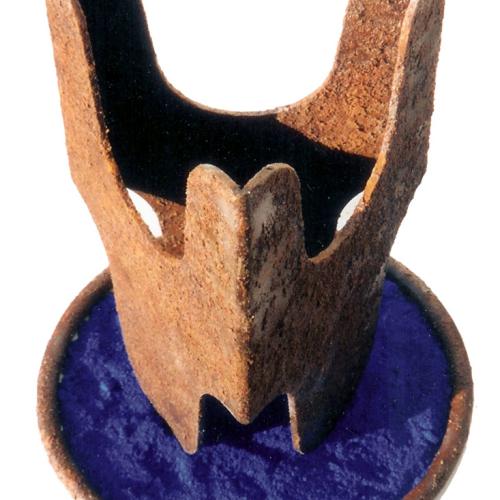 Sculpture ''ST-S189'' - acier rouillé + terre + ici: pigments bleus - 40x30 cm