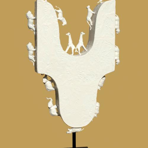 Sculpture de la série '' Noé '' (1) - 16 petits animaux sauvages+chaux+résine - 68x40x10 cm