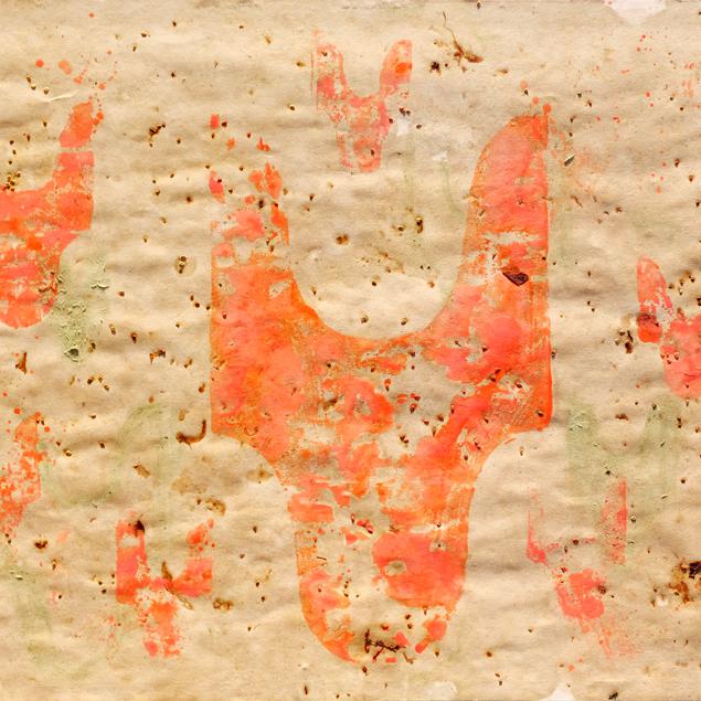 série ''Eloge de la tomate'' - acrylique + jus- graines- chairs et peaux de tomate + chlorophylle sur papier buvard rose - 50 x 65 cm - ''ST P666 J ''