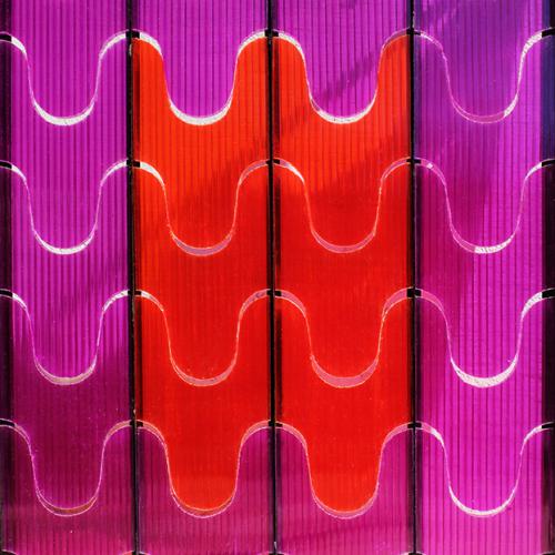 peinture-installation de la série ''Fenêtres'' - ici ''LUMIERES'' 14V6R- polycarbonate sur fer- option recto-verso possible pendue dans l'espace- 135x100 cm