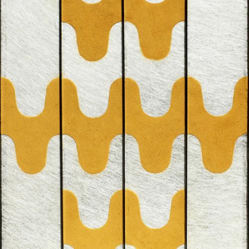 de la série ''Fenêtre'' ici ''Lumières de silice'' I- sable+tissu de verre sur plexiglas et châssis en fer peint en noir-135 x100 cm